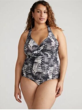 Universal Standard Women’s Black & White Twist-Front One-Piece Swimsuit 18/20